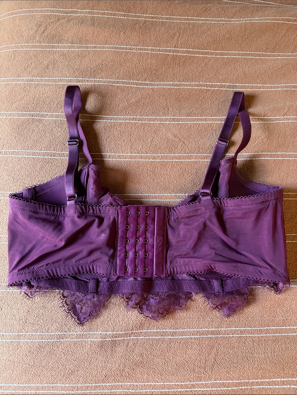 Victoria's Secret Plum Lace Underwire Bra - Picture 2 of 3